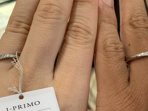 【アイプリモ(I-PRIMO)の口コミ】 流れるようなデザインのなかでもどの角度から見ても輝きが素敵なデザイン…