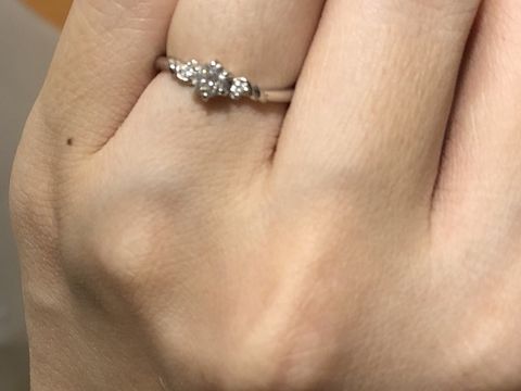 【THE KISS(ザ・キッス)の口コミ】 ディズニーのアリエルが好きでこの指輪にしました。巻貝をイメージした緩…