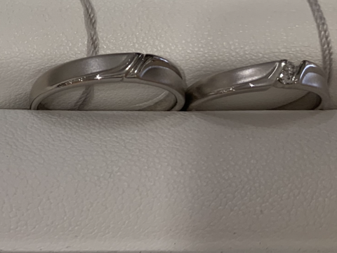 【LANVIN(ランバン)の口コミ】 男女共に一部つや消し加工が施されていて、キラキラしすぎず、とても素敵…