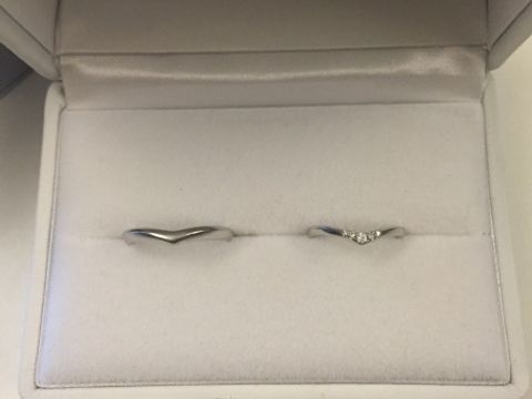 【STAR JEWELRY(スタージュエリー)の口コミ】 細めでシンプルなデザインですが、これから先も飽きが来ず長くつけていら…