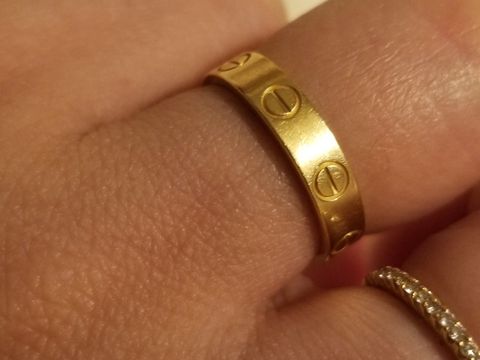【カルティエ(Cartier)の口コミ】 Cartierの代表的なマークがはいっているラブリングです。一目でCartierと…