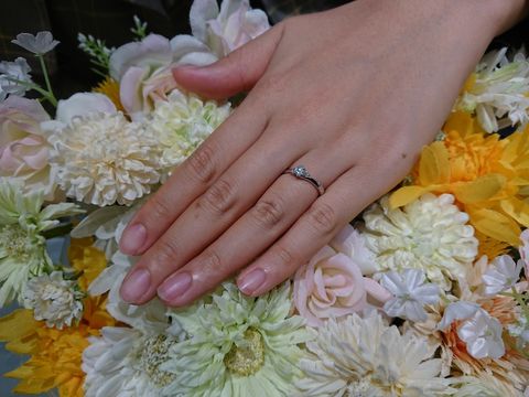 【アイプリモ(I-PRIMO)の口コミ】 引っ掛かりが少ない石の高さが低いデザインを探していました。私の指は肉…