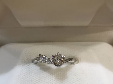 【WATANABE / 卸商社直営　渡辺の口コミ】 品揃えや価格から、お店を選びました。
デザインがたくさんあり悩みました…