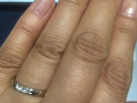 【4℃ BRIDAL(ヨンドシーブライダル)の口コミ】 女性が好みそうな可愛らしいデザインが沢山ありました。ダイヤモンドがつ…