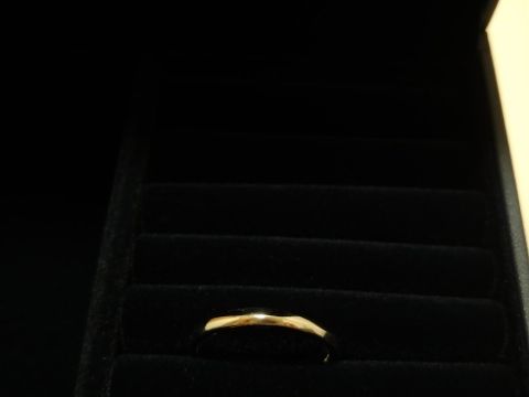 【銀座ダイヤモンドシライシの口コミ】 女性用…もっとシンプルなデザインにするつもりでしたが、着けてみ…