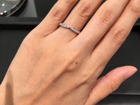 【ラザール ダイヤモンド(LAZARE DIAMOND)の口コミ】 結婚指輪さがしに10件程まわりましたが、ダイヤモンドの輝きが素晴らし買…