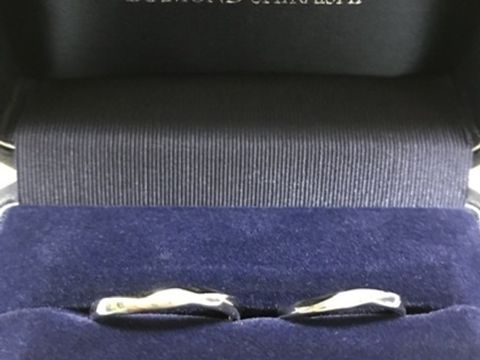 【銀座ダイヤモンドシライシの口コミ】 ある程度の候補を絞った中で、２人の好みが一致したため選びました。
デザ…