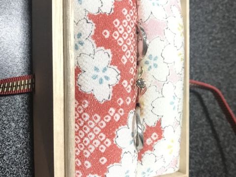 【杢目金屋(もくめがねや)の口コミ】 形に動きぐあってダイヤが少し入っているのがいいなと思っていたので、見…