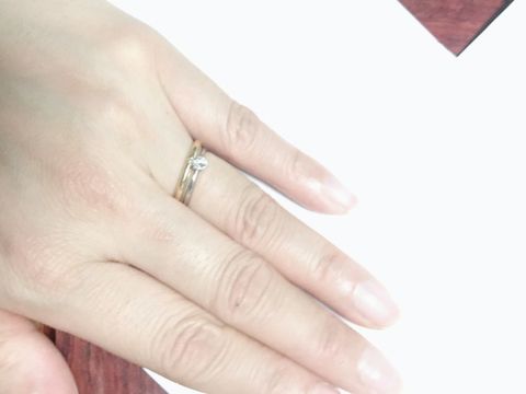 【YUKA HOJO(ユカホウジョウ)の口コミ】 双子ダイヤモンドを使用しており、お互いの指輪にはめこまれているという…