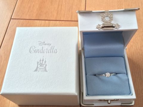 【Disney Cinderella(ディズニー シンデレラ)の口コミ】 以前からディズニーが好きだという話をしていたので、ディズニーシリーズ…