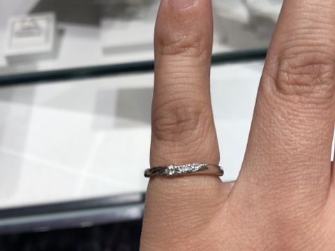 【銀座ダイヤモンドシライシの口コミ】 シンプルなストレートです。オーソドックスですが、かなり使いやすく、飽…