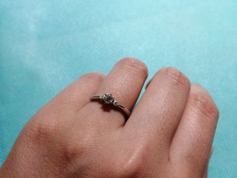 【4℃ BRIDAL(ヨンドシーブライダル)の口コミ】 ウェーブしたデザインを探していて、さりげなくウェーブされているところ…