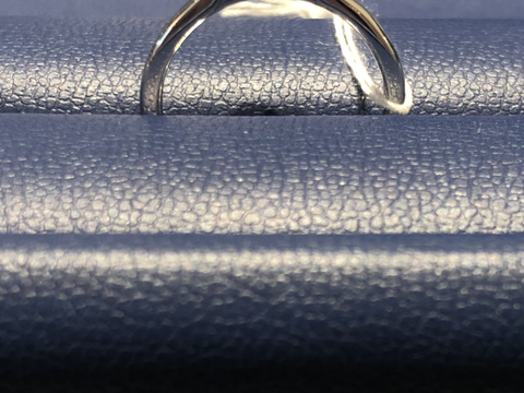 【銀座ダイヤモンドシライシの口コミ】 センターダイヤモンドの周りにメレダイヤが一周囲んでいるデザインを検討…