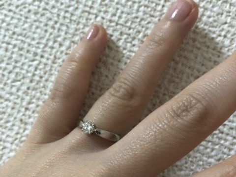 【ティファニー(Tiffany & Co.)の口コミ】 ダイヤが大きすぎず、輝きがあるものを探していました。また、ダイヤが周…