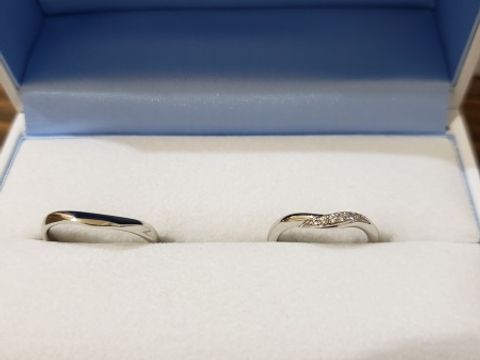 【GALA JEWELRY(ガラジュエリー)の口コミ】 価格が他のブランドより低価格だったのが、購入の決め手です。
結婚指輪は…