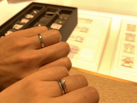 【ティファニー(Tiffany & Co.)の口コミ】 今回、婚約指輪と合わせてつけてもキレイに似合う結婚指輪を目的に試着に…