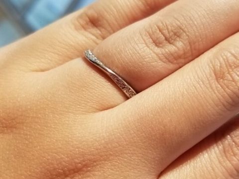 【4℃ BRIDAL(ヨンドシーブライダル)の口コミ】 個人的には、キラキラが好きだけど、キラキラ過ぎは嫌だ！！という方にオ…