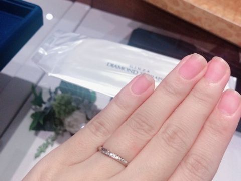 【銀座ダイヤモンドシライシの口コミ】 指輪のデザインがとても上品だったためこちらに決定しました。メレダイヤ…
