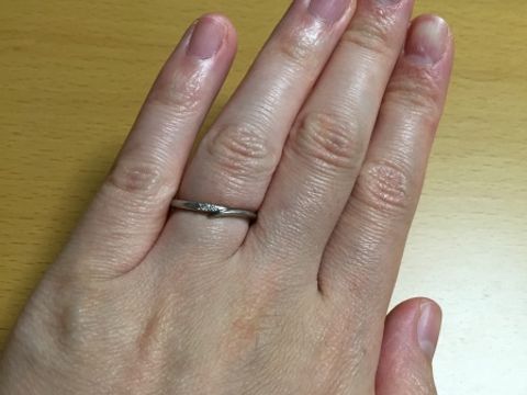 【アイプリモ(I-PRIMO)の口コミ】 婚約指輪と同じブランドでの購入ですと、やはりダブル付けしたときにも可…