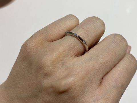 【TRECENTI(トレセンテ)の口コミ】 真ん中が尖っているタイプで、ダイヤが3石入ってます。付け心地はとても良…