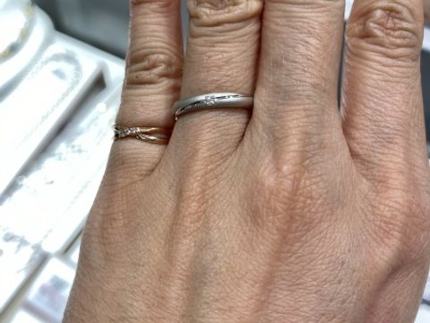 【PILOT BRIDAL(パイロットブライダル)の口コミ】 艶消しと鏡面が交互に入っていて、歳を重ねても似合いそうなデザインです…