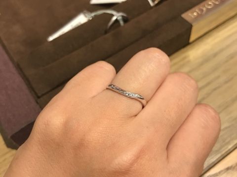 【アイプリモ(I-PRIMO)の口コミ】 控えめな感じでダイヤがついており、いやらしい感じもしない。指にとても…