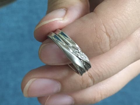 【銀座ダイヤモンドシライシの口コミ】 ストレートのものを探していました。他にも悩んでいるものがありましたが…