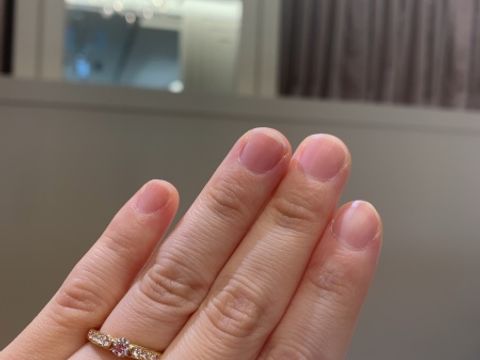 【ラザール ダイヤモンド(LAZARE DIAMOND)の口コミ】 ハーフエタニティで、真ん中のダイヤが目立たずなじめるデザインをずっと…