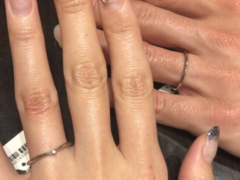 【ケイウノ ブライダル(K.UNO BRIDAL)の口コミ】 華奢な細い指輪を希望したところ、こちらを出してくださいました。指が綺…