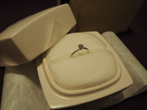 【俄(にわか)の口コミ】 華奢なデザインのものを探しており、他のブランドも含め私たちが見に行っ…