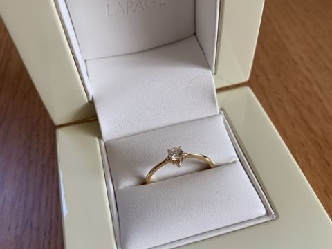 【LAPAGE(ラパージュ)の口コミ】 南十字星という名前の指輪です。星が好きな私にぴったりの指輪でした。一…