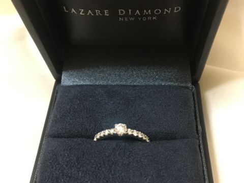 【ラザール ダイヤモンド(LAZARE DIAMOND)の口コミ】 もともとメレダイヤが周りについているものを探していました。5店舗ほど回…