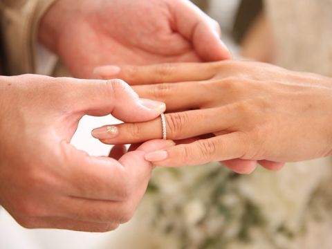 【銀座ダイヤモンドシライシの口コミ】 婚約指輪と重ね付けをしたかったのと、キラキラ好きなので、結婚指輪はエ…