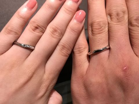 【アイプリモ(I-PRIMO)の口コミ】 指輪を探し始めて1番最初に試着した指輪がこちらでした。
いろんな指輪を…