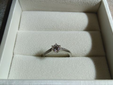 【アンジェリックフォセッテ(Angelique Fossette)の口コミ】 彼からのプロポーズが、こちらのブランドのプロポーズリングだったため。…