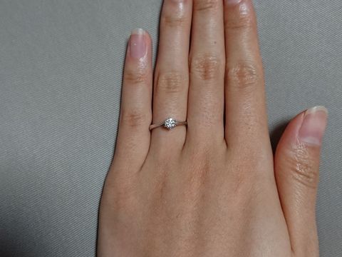 【銀座ダイヤモンドシライシの口コミ】 知識が全然なかったため、いろいろ試着させていただきました。そのうち自…