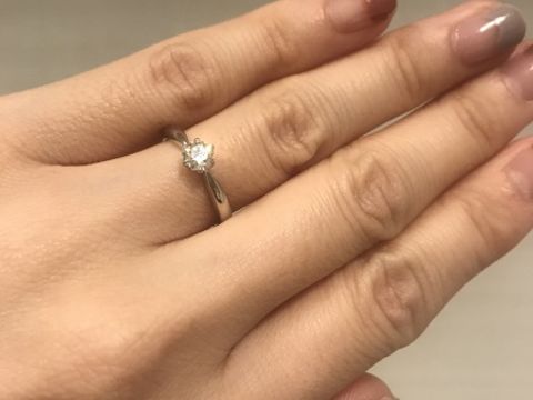 【ラザール ダイヤモンド(LAZARE DIAMOND)の口コミ】 Nassau
ティファニーのハーモニーと悩みましたが、よりダイヤモンドの輝き…