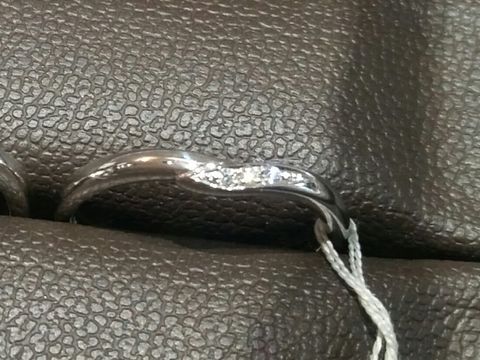 【アイプリモ(I-PRIMO)の口コミ】 婚約指輪（アンドロメダ）との重ね付けができるデザインを探していました…