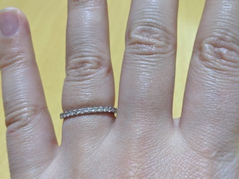 【銀座ダイヤモンドシライシの口コミ】 結婚指輪と重ね付がしやすいタイプのものを探していました。最初はソリテ…