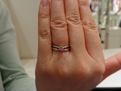 【4℃ BRIDAL(ヨンドシーブライダル)の口コミ】 シンプルな一石タイプはずっと憧れのあるデザインで婚約指輪と言えばこの…