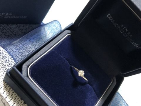 【銀座ダイヤモンドシライシの口コミ】 婚約指輪・結婚指輪を重ねてつける事を前提に考えていました。
婚約:細い…