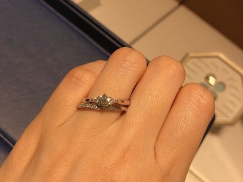 【銀座ダイヤモンドシライシの口コミ】 ダイヤモンドの質がとても良く、値段も適切であり購入しやすい価格であっ…