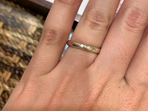 【杢目金屋(もくめがねや)の口コミ】 木目調がとても綺麗で素晴らしいと思いました。緑のラインが入っているも…