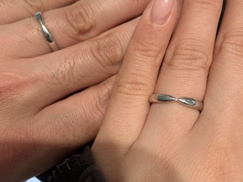 【ティファニー(Tiffany & Co.)の口コミ】 ティファニーハーモニー の婚約指輪を頂いたので、合わせて付けやすいです…