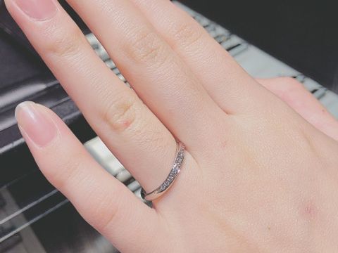 【ラザール ダイヤモンド(LAZARE DIAMOND)の口コミ】 ウェーブタイプかつ、ダイアモンドがきれいに目立つ指輪を探していたとこ…
