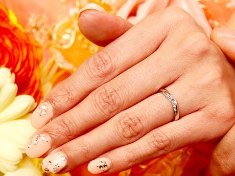 【ラザール ダイヤモンド(LAZARE DIAMOND)の口コミ】 男性はシンプル、女性ものは少しキラキラがいいというデザインの希望と、…