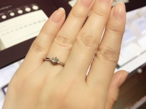 【俄(にわか)の口コミ】 ちょっと個性的なデザインで、横から見ると花のようになっていて、360度ど…