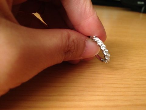 【ティファニー(Tiffany & Co.)の口コミ】 石がひとつの定番の指輪より結婚指輪と重ねづけできる指輪がほしくてエタ…