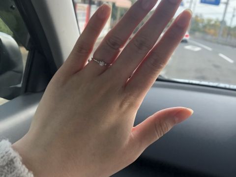 【1122 iifuufu bridal(いい夫婦ブライダル)の口コミ】 １番の決め手は価格でした。
2人のこれからの生活のことと、仕事上指輪を…