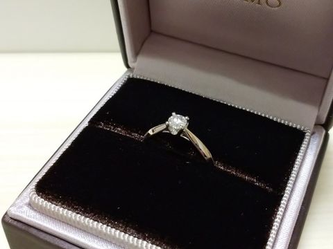 【アイプリモ(I-PRIMO)の口コミ】 デザインがとても気にいっています。リングが平面ではなく立体的に加工さ…